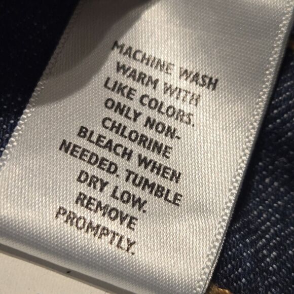 Old Navy Women's Size 16 Lowest Rise Flare Leg Dark Wash - Picture 7 of 7